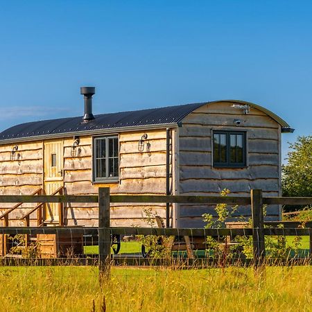 Monkwood Shepherds Hut - Ockeridge Rural Retreats Worcester Extérieur photo