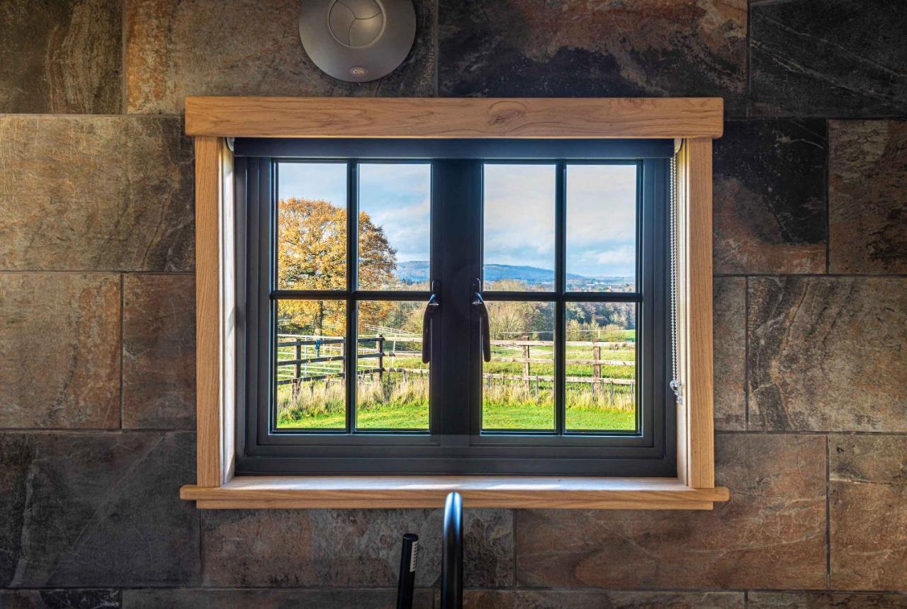 Monkwood Shepherds Hut - Ockeridge Rural Retreats Worcester Extérieur photo